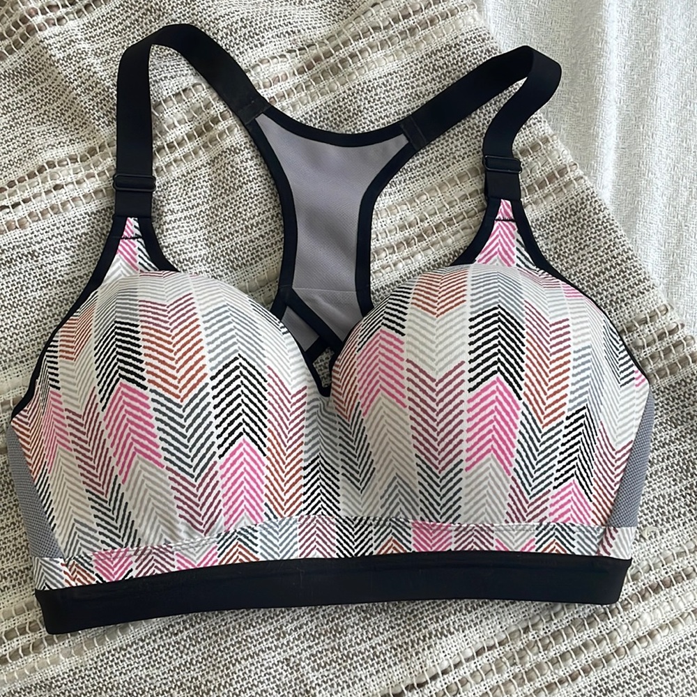VS Sport sports bra
